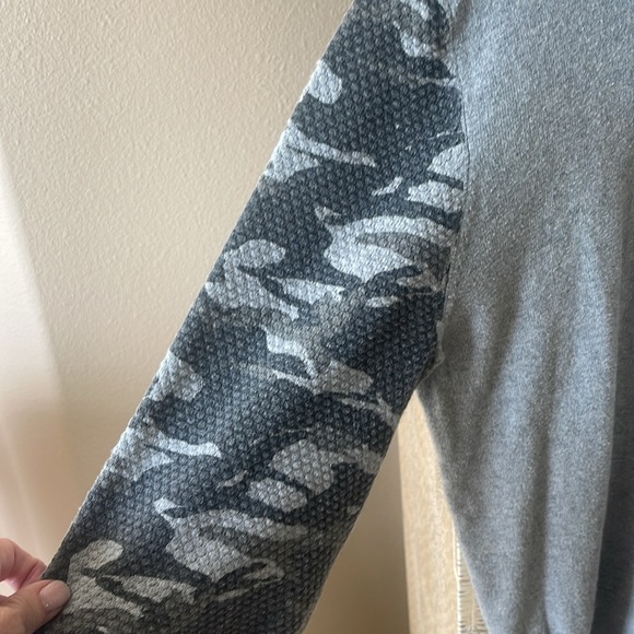 Monrow Gray Camo Sweatshirt and Joggers Set - Picture 3 of 6